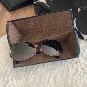 Fendi sunglasses w case